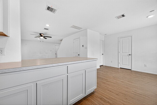 Building Photo - 27003 Euphonia Grn Ln