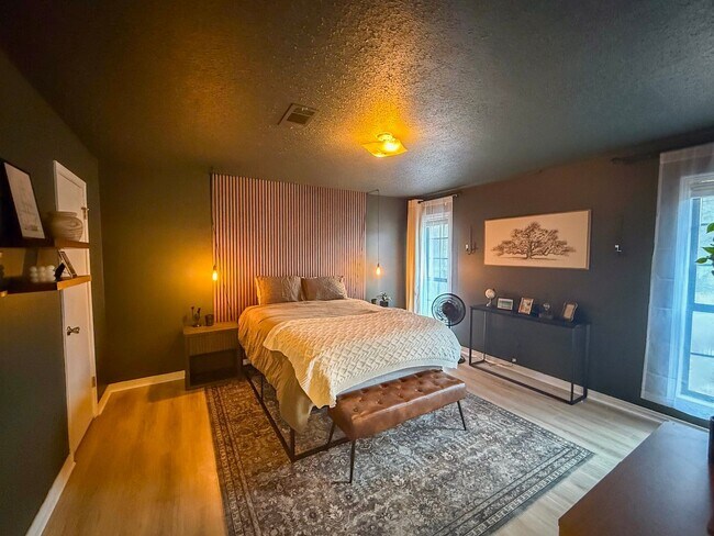 Building Photo - Make this move-in ready 3-bedroom, 2-bath home your own!