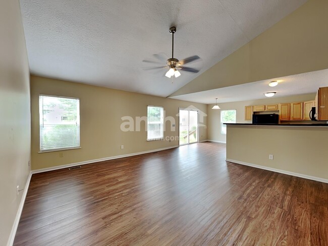 Building Photo - 211 Cherrytree Ln