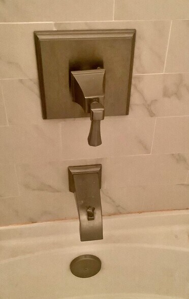 Building Photo - 724 Governor Nicholls St