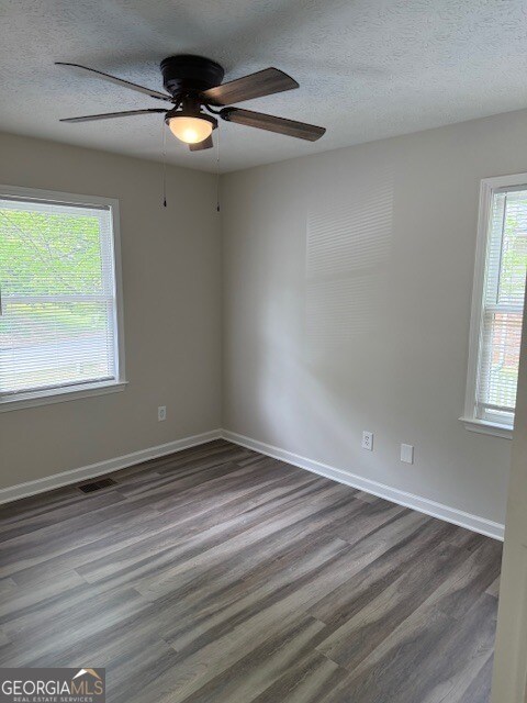 Building Photo - 105 Laurel Ct