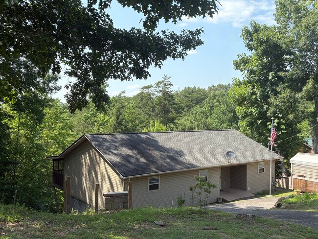 Building Photo - 816 W Gold Dust Dr