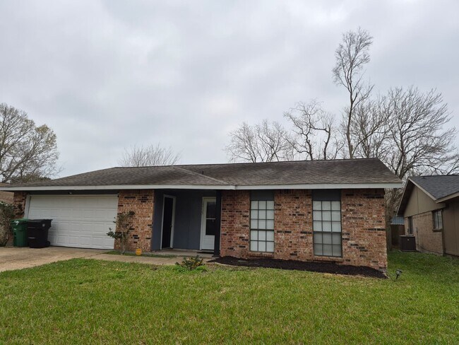 Building Photo - 15735 Munson Ln