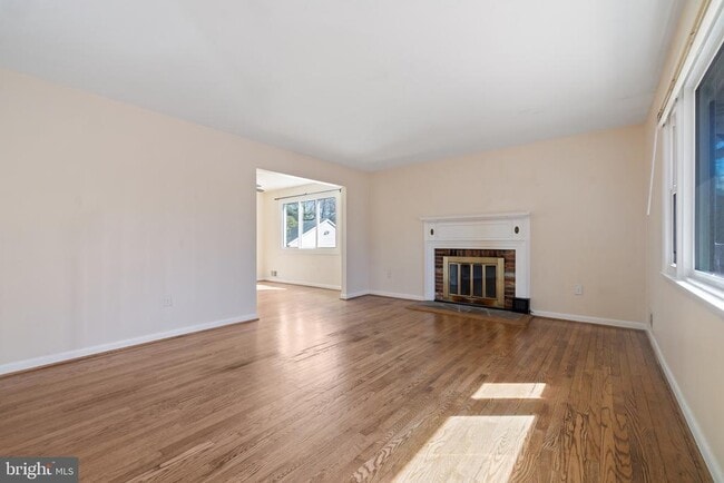 Building Photo - 1032 Pinecrest Dr