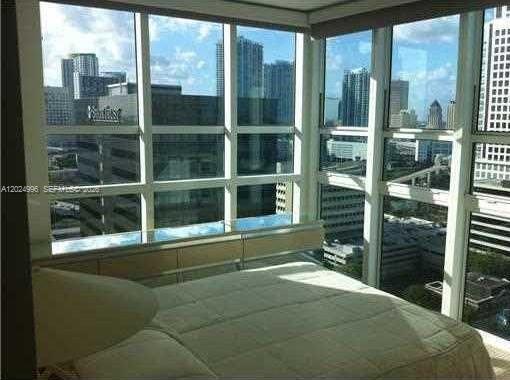 Building Photo - 950 Brickell Bay Dr