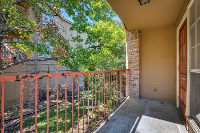 Building Photo - 6804 N Capital of Texas Hwy