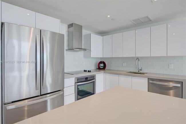 Building Photo - 1600 NE 1st Ave