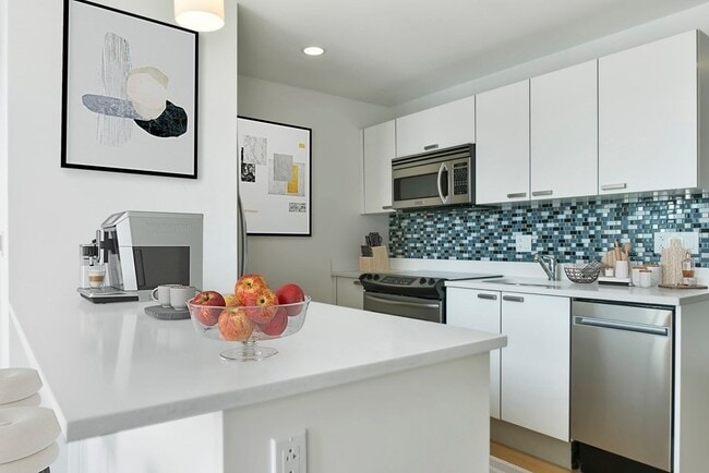 Building Photo - 1 Earhart St