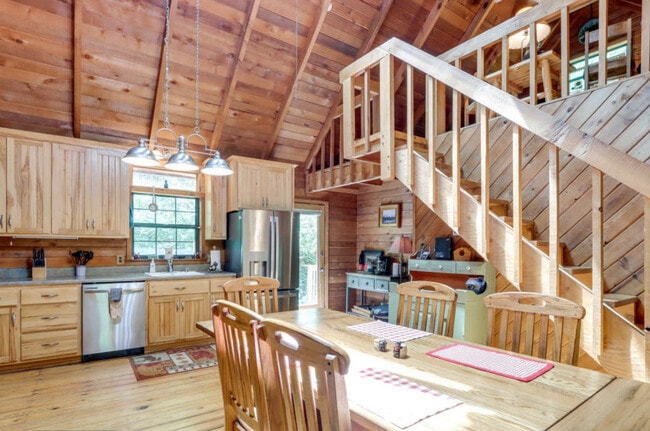 Building Photo - 808 Mill Stone Mountain Ln