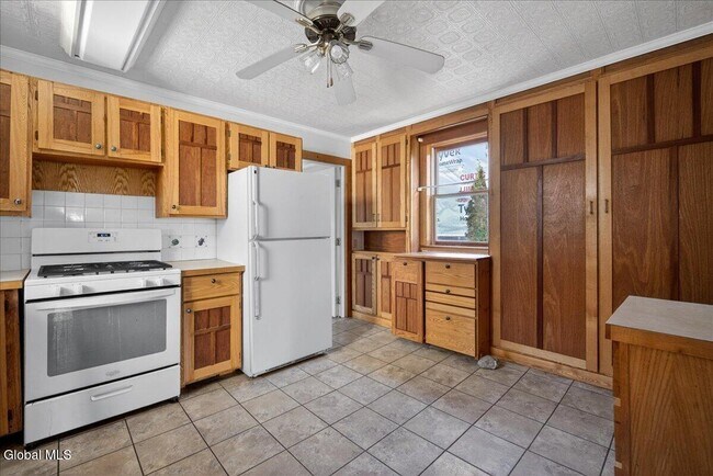 Building Photo - 204 Saratoga Ave