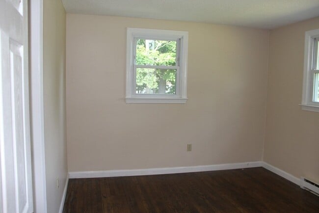 Building Photo - 15 Conant St