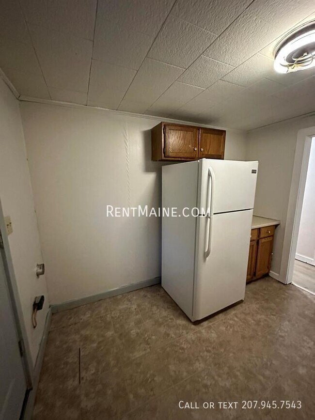 Building Photo - 171 Riverside Dr