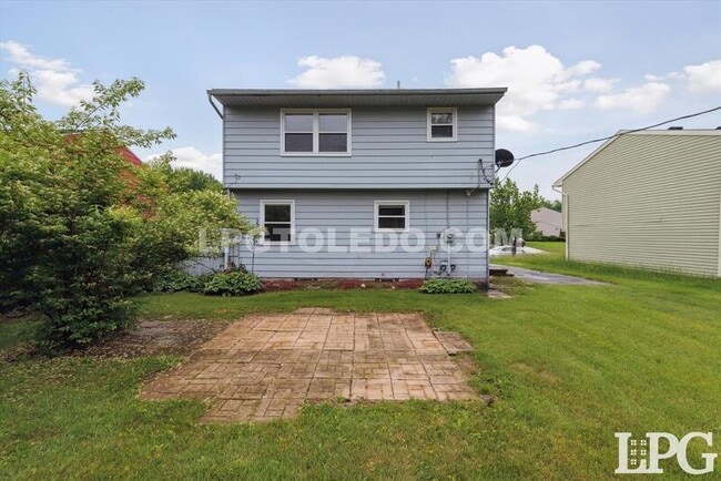 Building Photo - 4336 Deerwood Ln