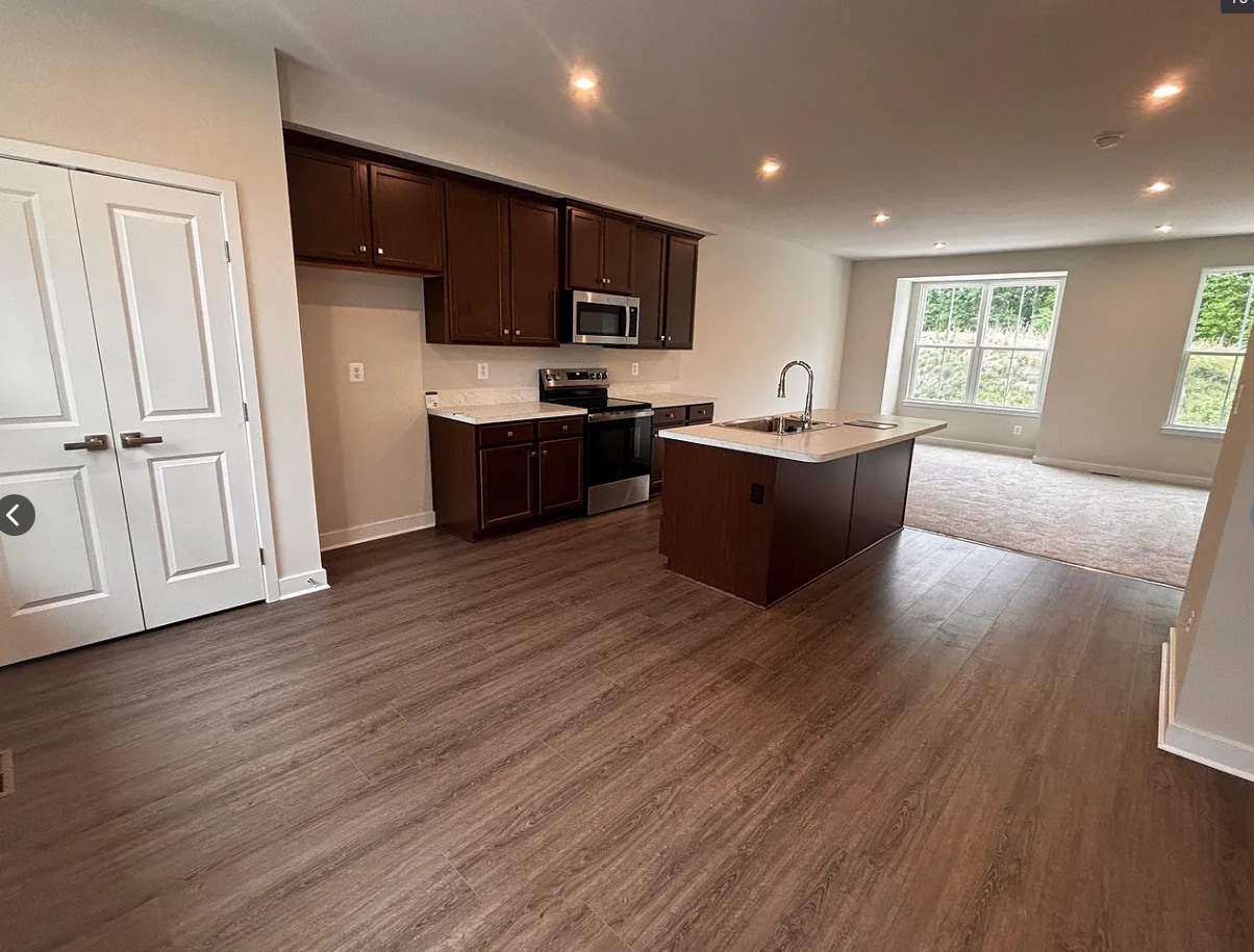 Building Photo - 1815 Bergerac Ct