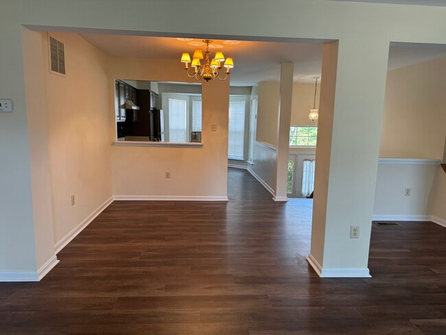 Building Photo - 15538 Port Washington Ct
