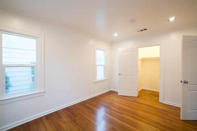 Building Photo - 3318 Madera Ave