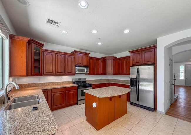 Building Photo - 7085 W Andrew Ln