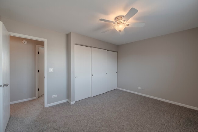 Building Photo - 2722 Wilshire Ct