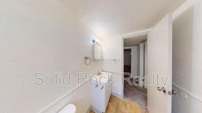 Building Photo - 1411 S Corona Ave
