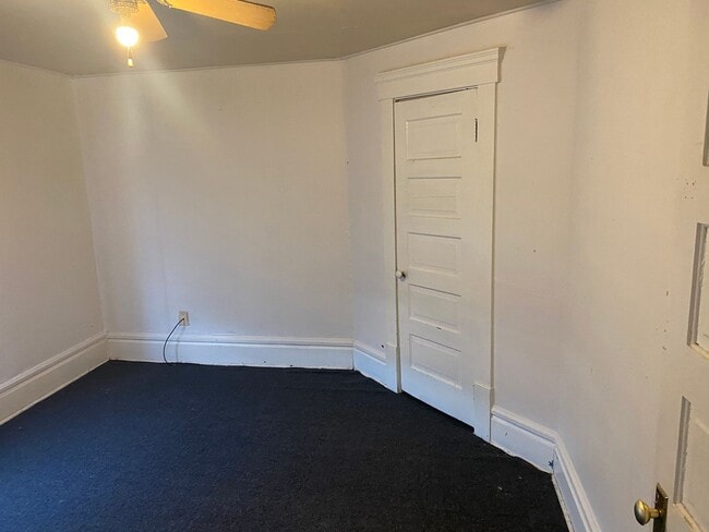 Building Photo - Spacious 3-Bedroom Home for Lease in Akron