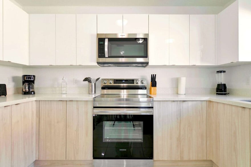 Building Photo - 2110 NW 66th St