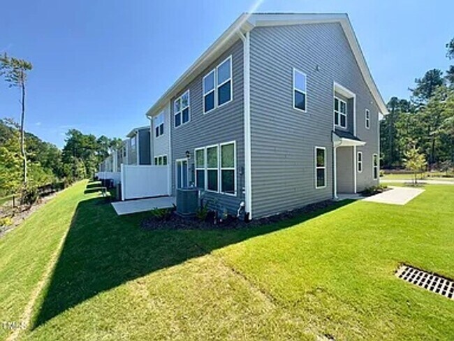 Building Photo - 1823 Hinesley Dr