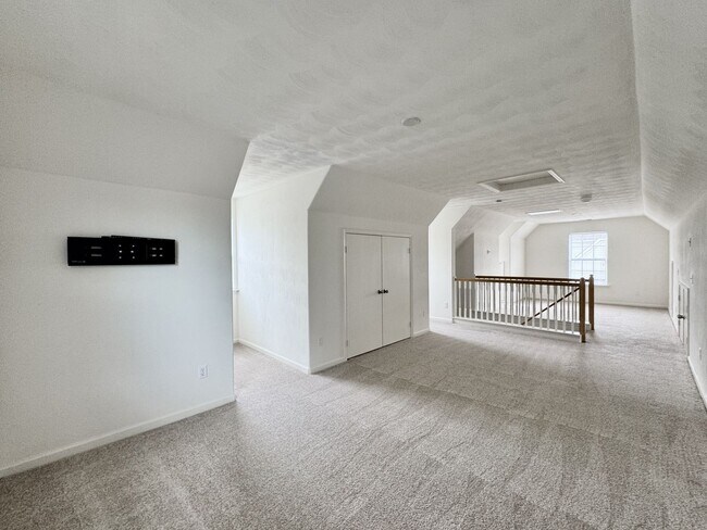 Building Photo - First-Time Rental Available NOW! Pet Friendly, Community Pool, Clubhouse, Fitness Center, Kayak, ...