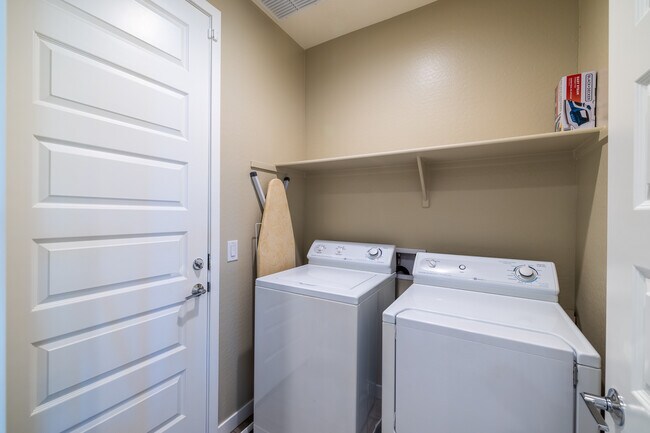 In-House Laundry - 8924 W Solano Dr