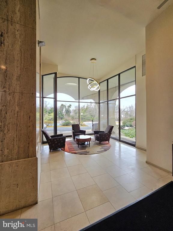 Building Photo - 301 N Beauregard St