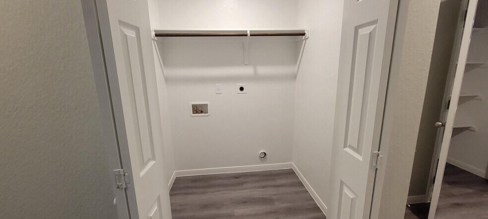 Building Photo - 1618 Indian Trl
