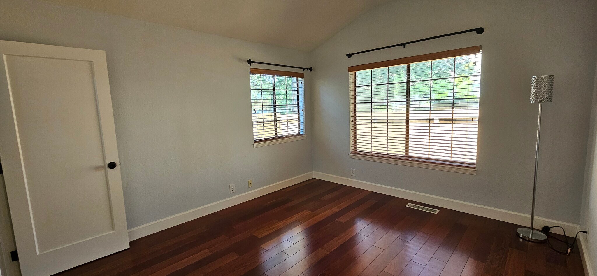 Building Photo - 44012 Cerro Ct