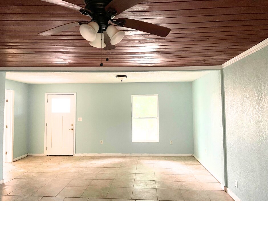 Building Photo - 128 McCoy Dr