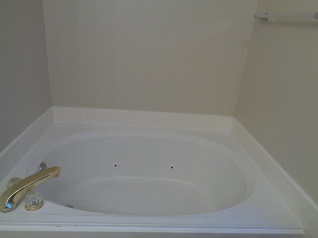 Building Photo - 2702 Camden Ct