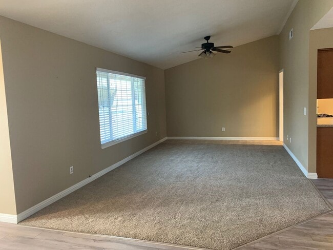 Building Photo - Beautiful Desert Knolls Home