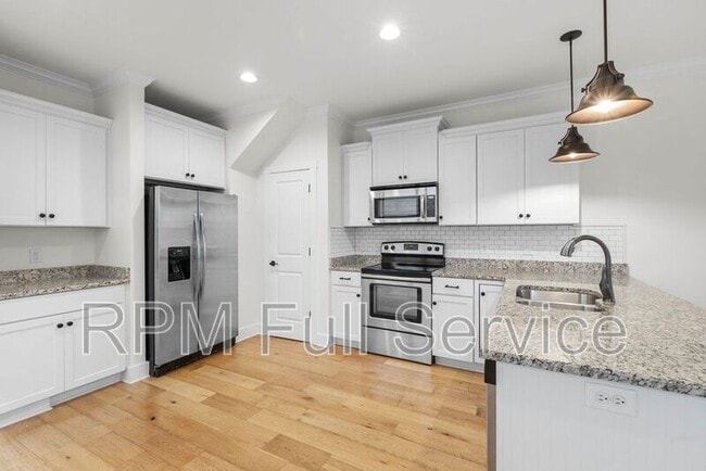 Building Photo - 537 Eastboro Dr