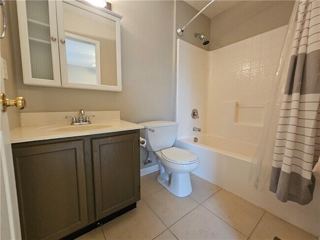 Building Photo - 518 Ten Point Ln