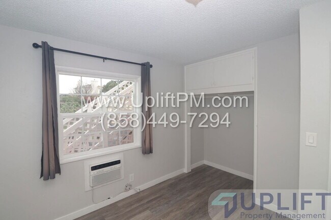 Building Photo - 4831 Castle Ave