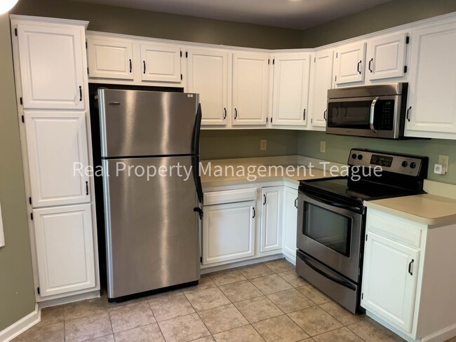 Building Photo - Beautiful Single Family Home