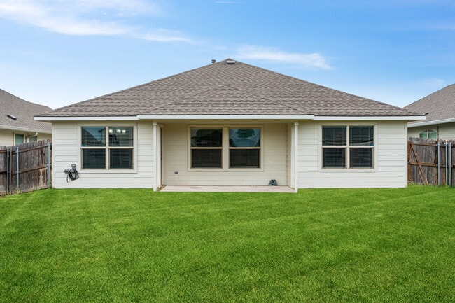 Building Photo - Natchez Home