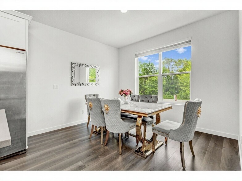 Building Photo - 837 S 26th Ave