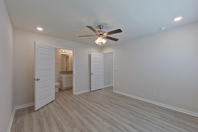 Building Photo - 4678 Malay Cir