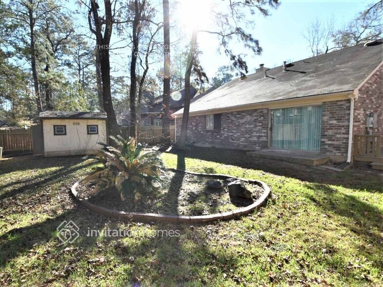 Building Photo - 110 S Village Knoll Cir