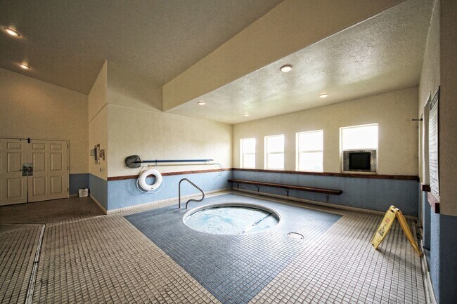 Building Photo - 2 Bed/1.5 Bath In An Active 55+ Community