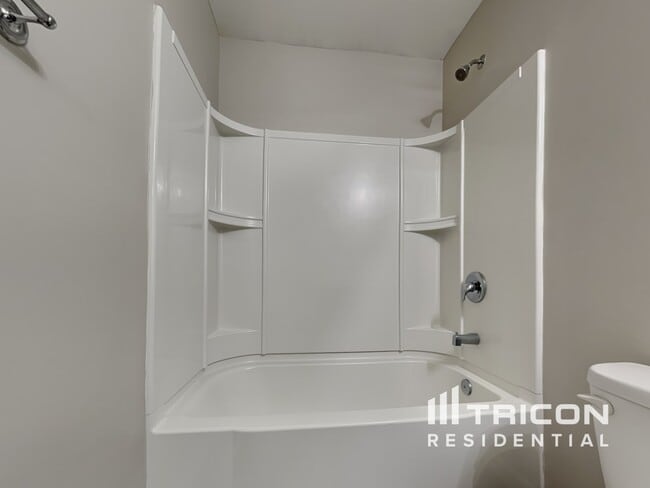 Building Photo - 3534 Mica Cir SE