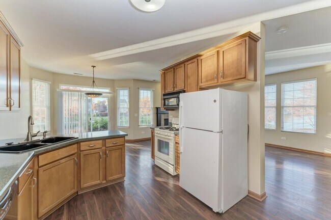 Building Photo - 5130 Freeport Ct