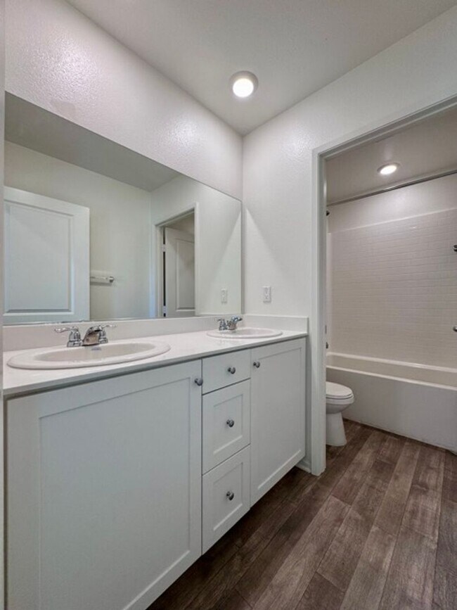 Building Photo - Newly built 4 bedroom Winchester home for ...