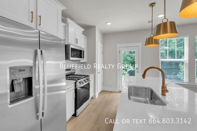 Building Photo - 406 East Parima Court