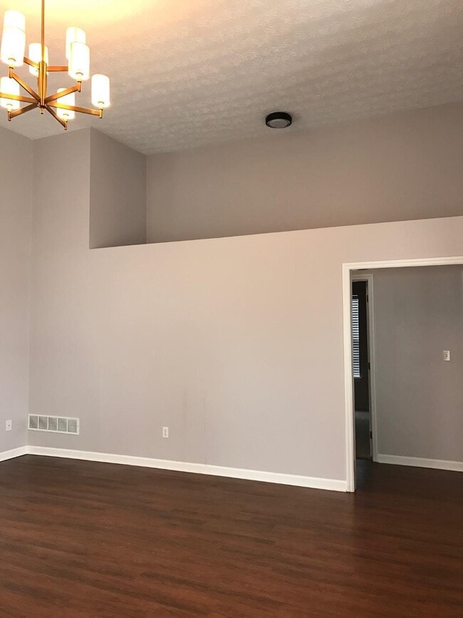 Building Photo - 881 Gerardi Rd