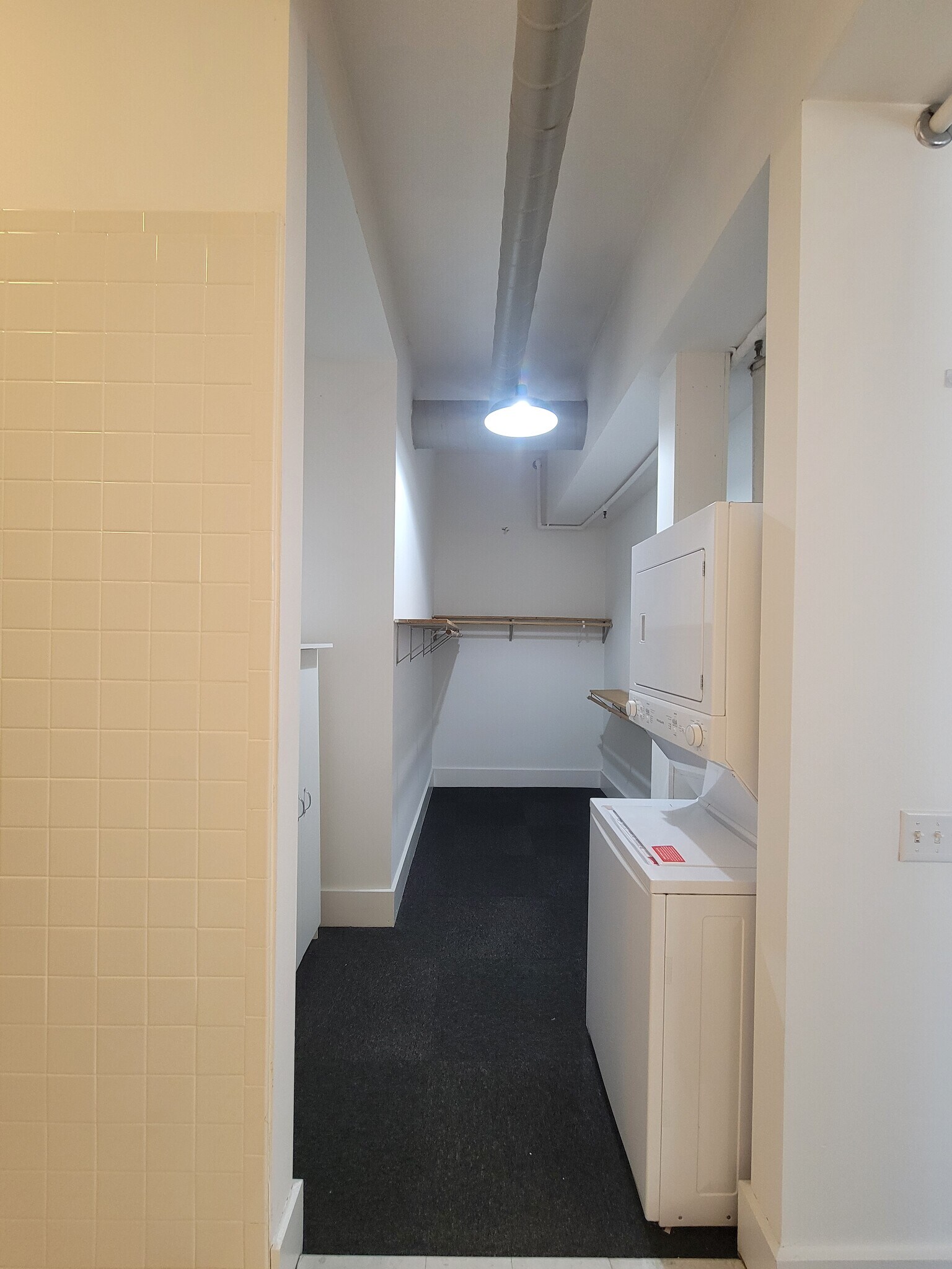 Building Photo - 122 N 3rd St