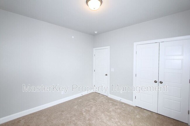 Building Photo - 170 Cotten Dr